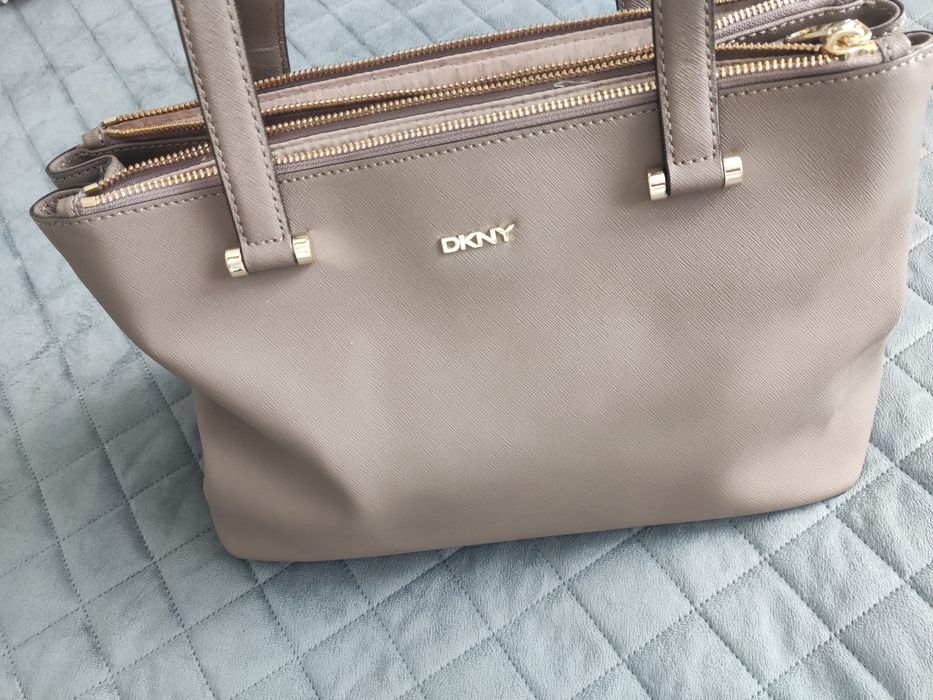 DKNY Оригинална чанта Естествена кожа