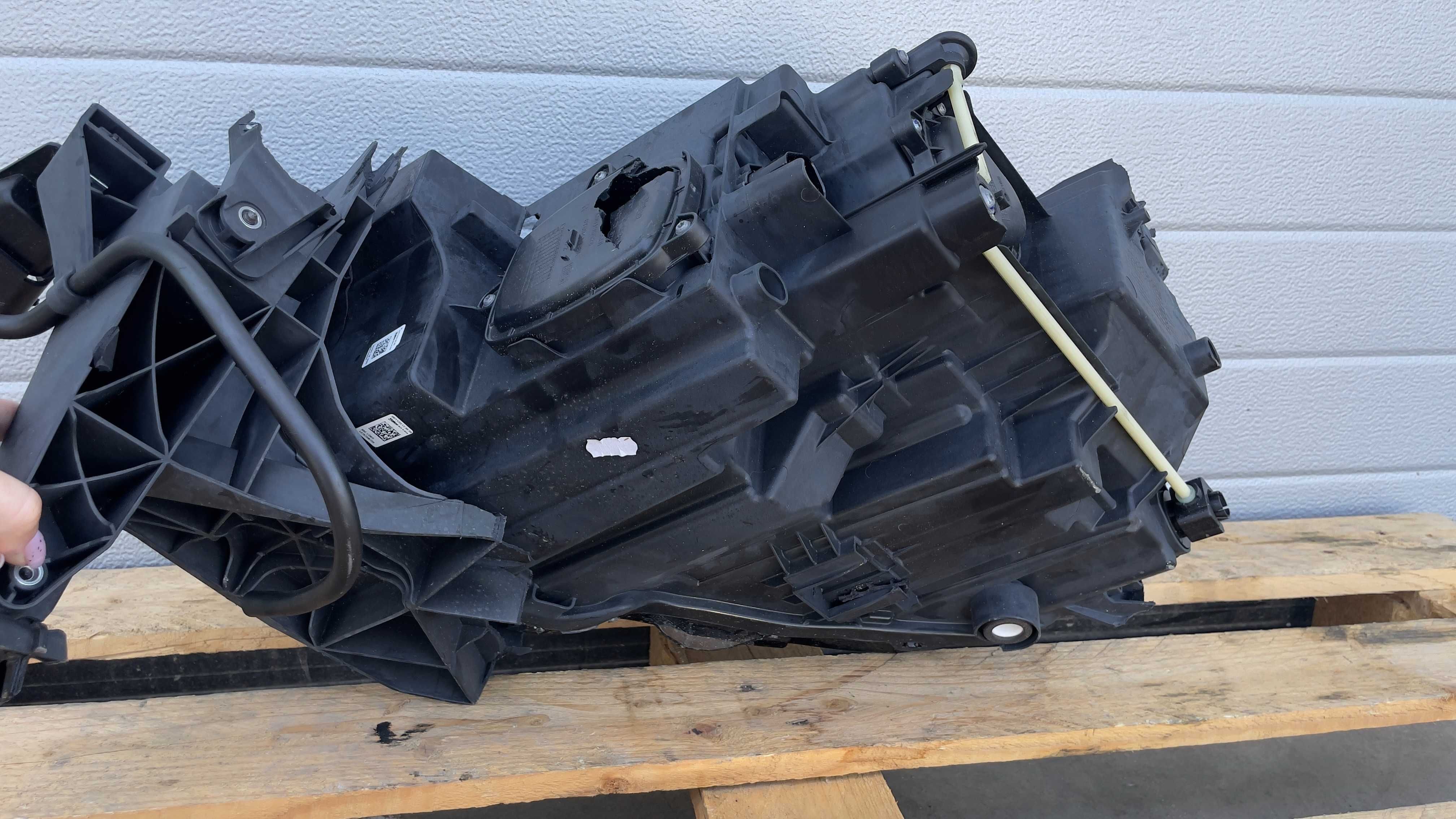Десен фар AUDI Q4 E-TRON 89A941034B