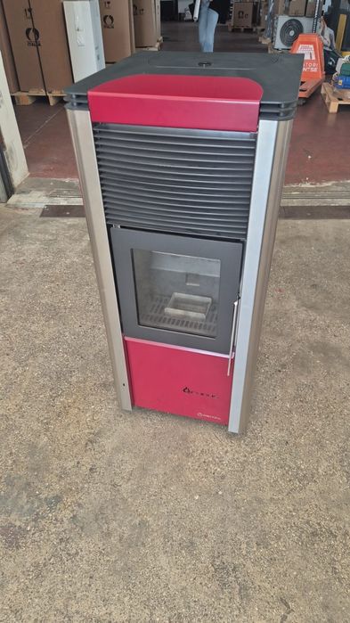 Șemineu pe peleti. Suflanta soba pe peleti