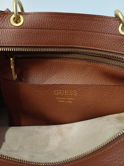 Обемна дамска чанта Guess