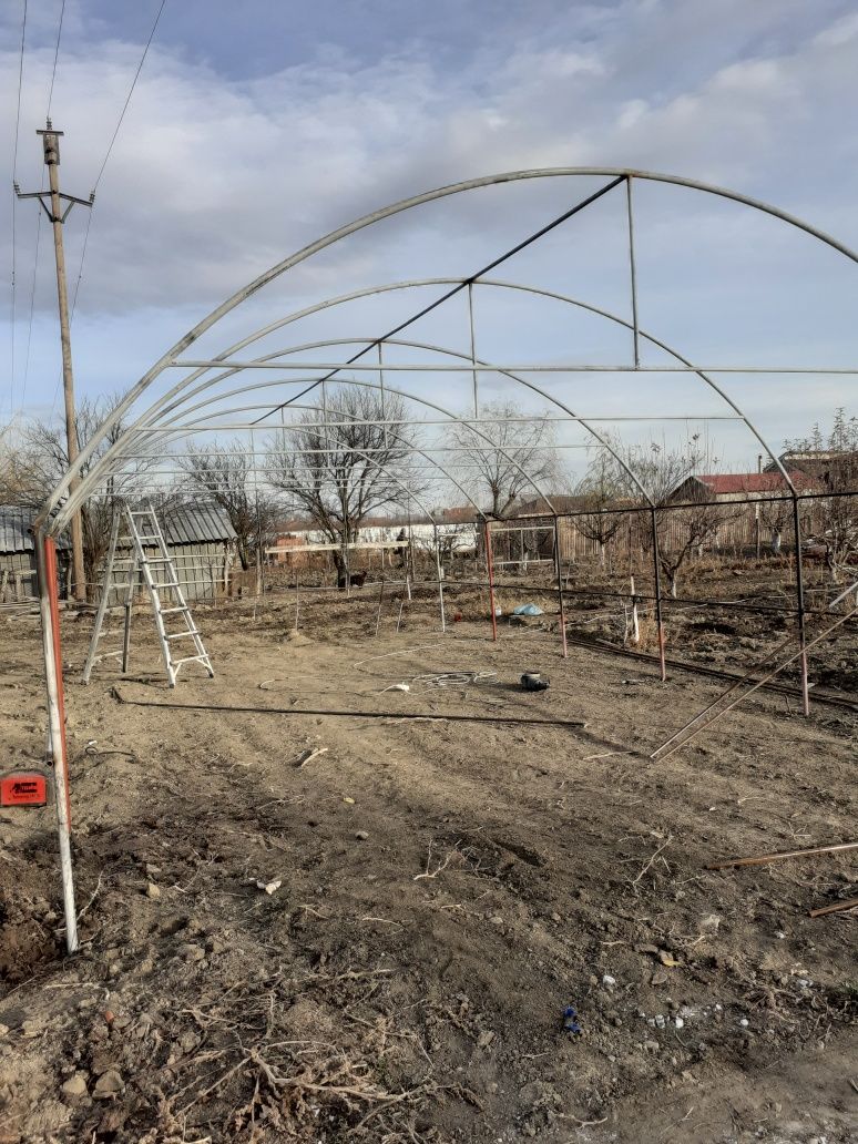 Arcade solar din țeavă neagră cu diametrul de 32