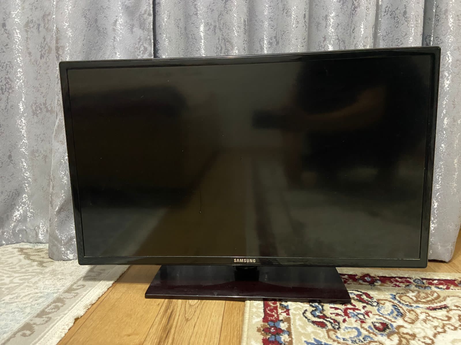 Продаю телевизор Samsungg