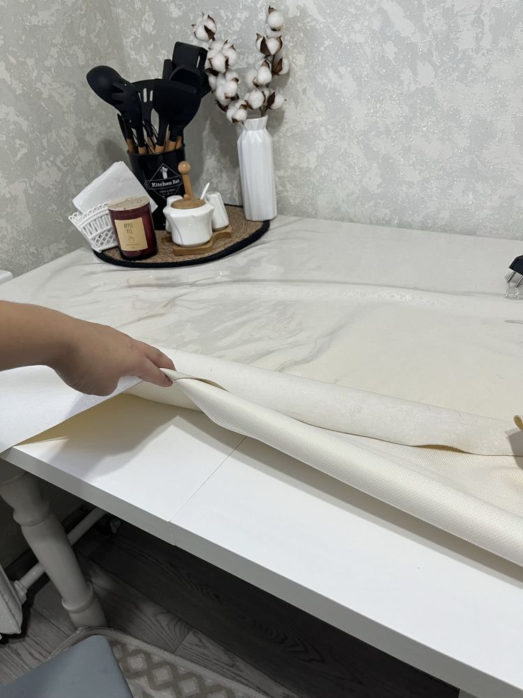 продам раздвижной стол и четыре стула