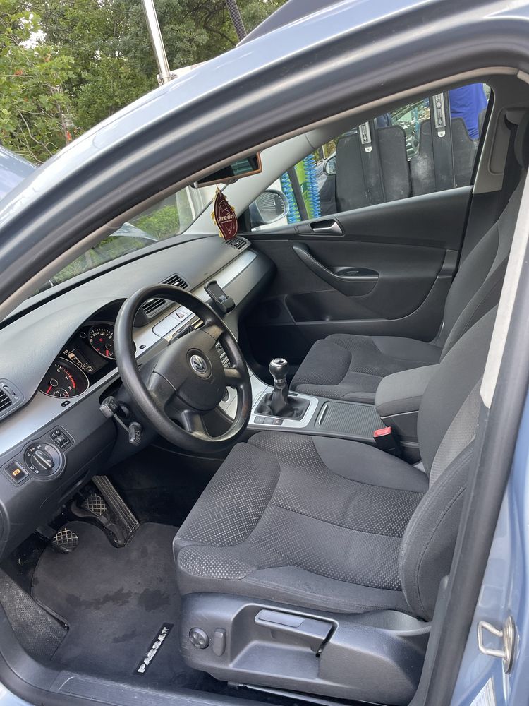 Dezmembrez Vw Passat B6 2010