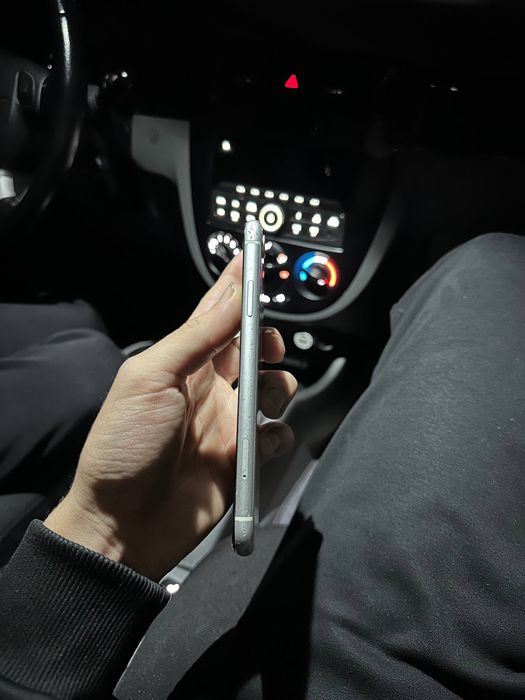 iphone xr 64gb sotiladi