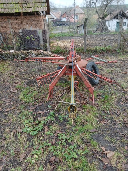 Vand grebla de adulation