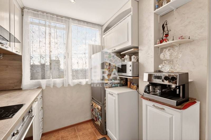 Тристаен, стилно обзаведен, южен апартамент под наем, в кв. Възраждане