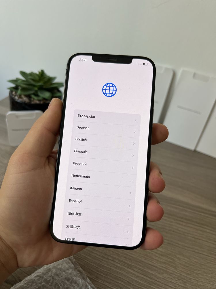 Оригинален дисплей за iPhone 12 PRO MAX, със забележка!