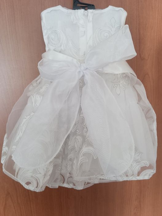 Бяла Официална рокля размер 74 българска