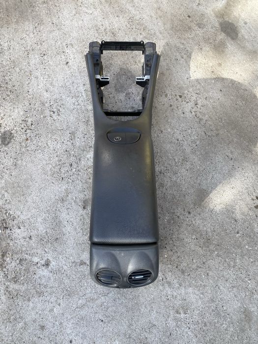 Tunel Cotiera Mercedes CLK W209 Pret 250 lei