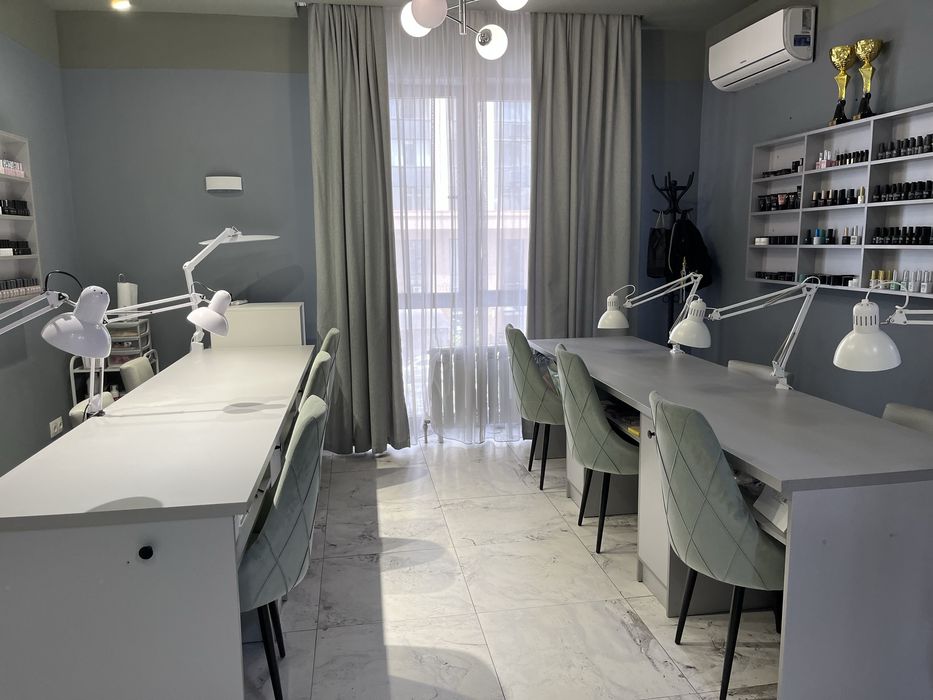 Сдается место в аренду для мастера маникюра и педикюра