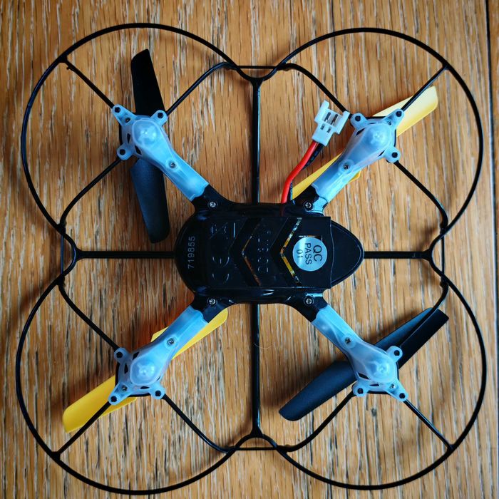 детска играчка дрон с жестово управление RED5 motion control drone