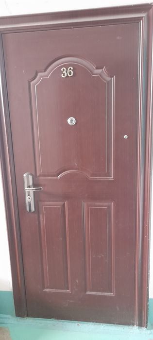 Продам входную дверь бу