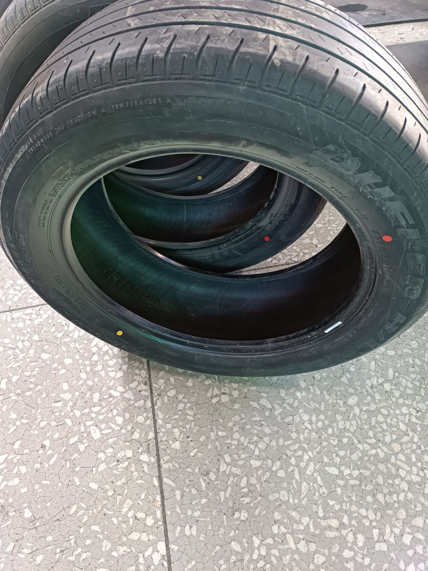 Продам комплект шин 235/55r18