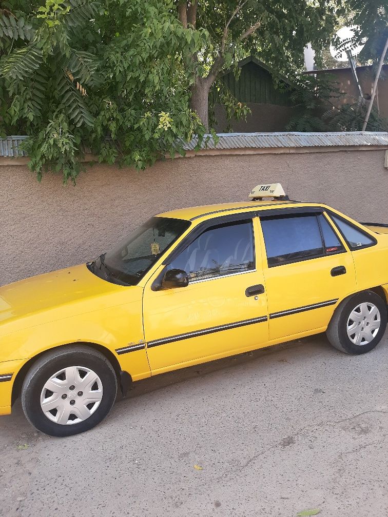 Nexia 1 srochno sotiladi