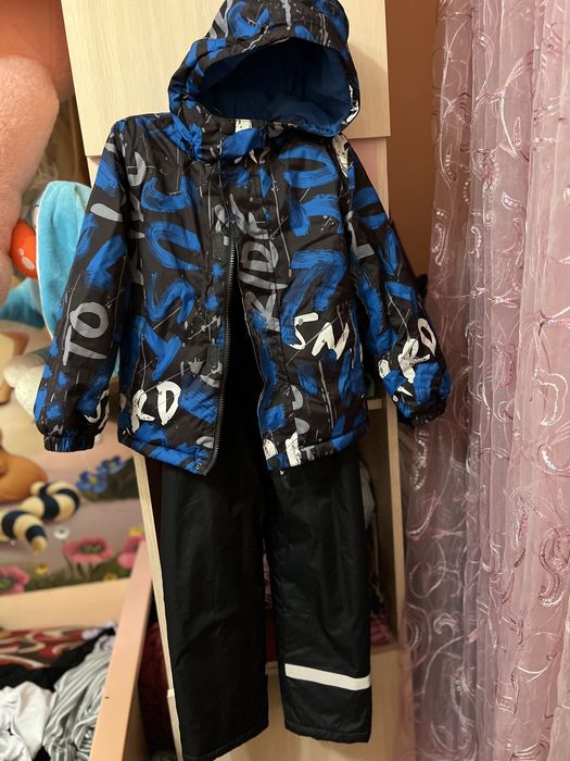 Продам комбинезон зимний на мальчика