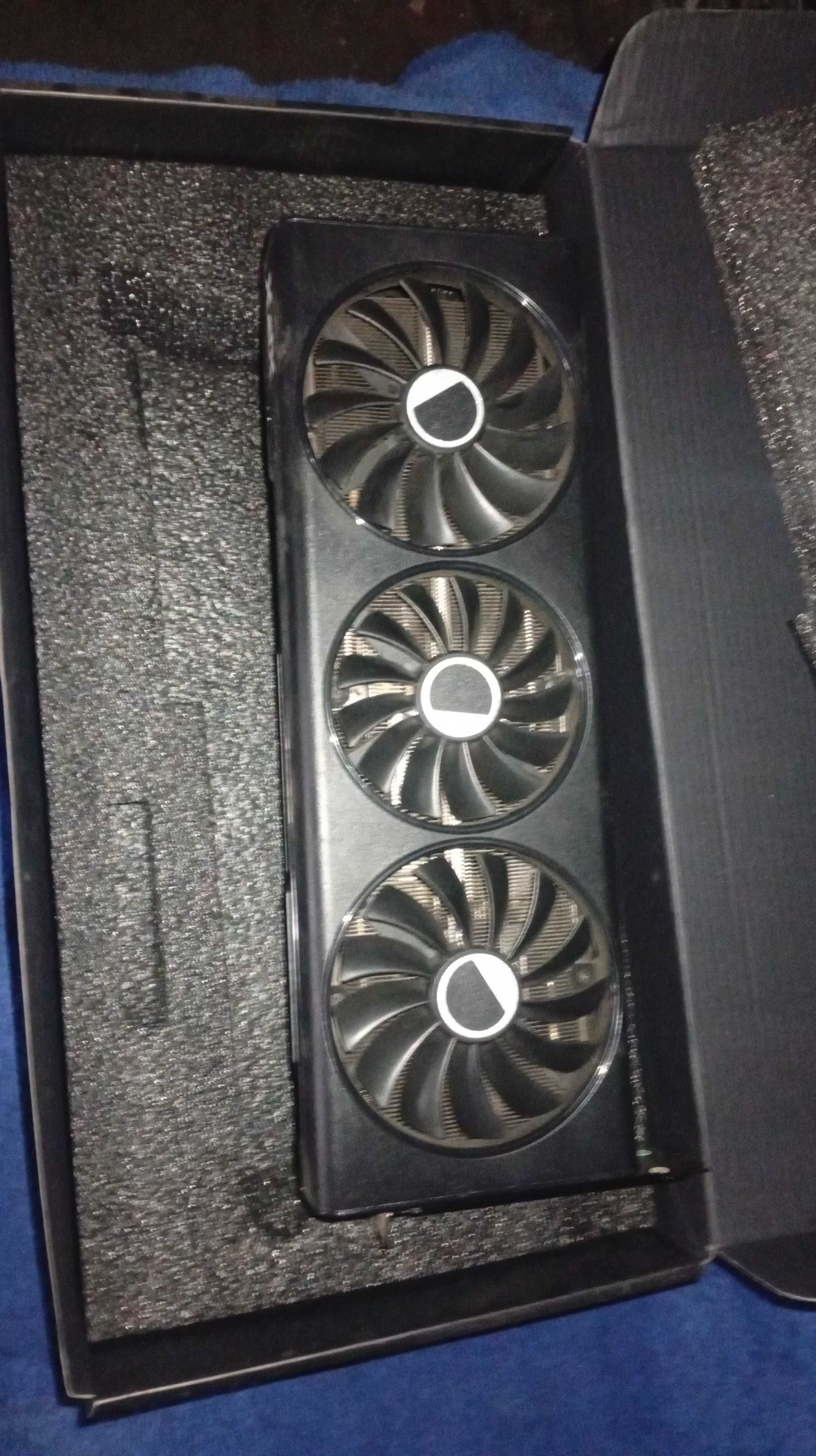 Placa video AMD RX 7700xt 12gb