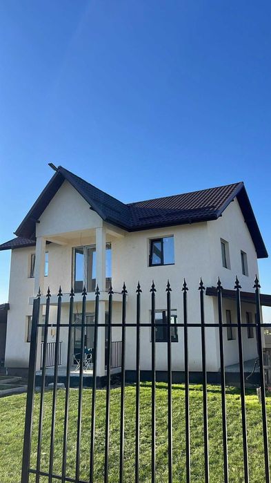 Case noi intr-un cartier privat