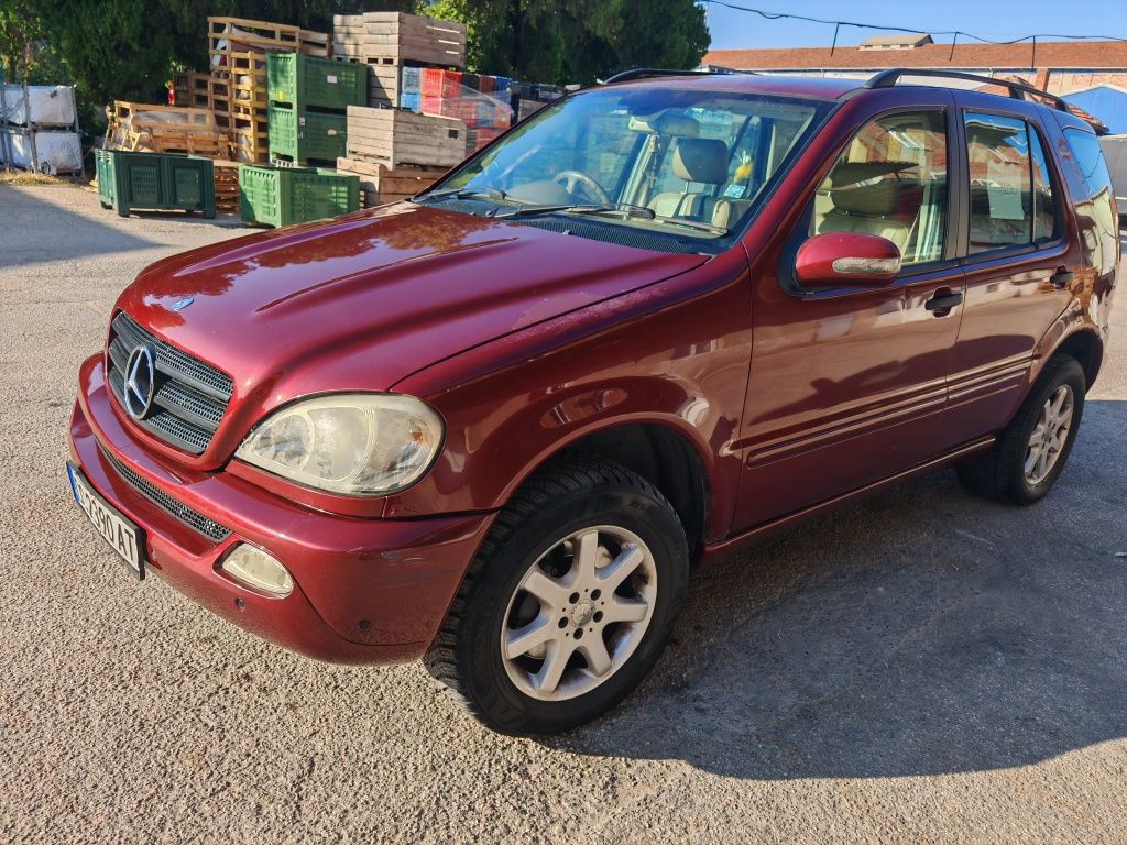 Mercedes ML 2.7 с десен волан