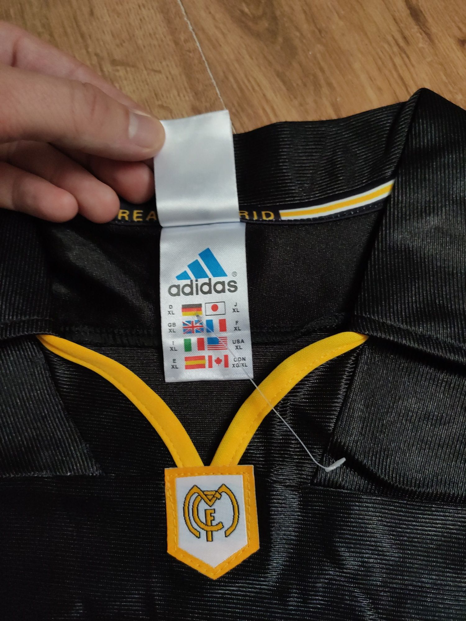 Tricou vintage Adidas Real Madrid 1999-2000 mărimea L