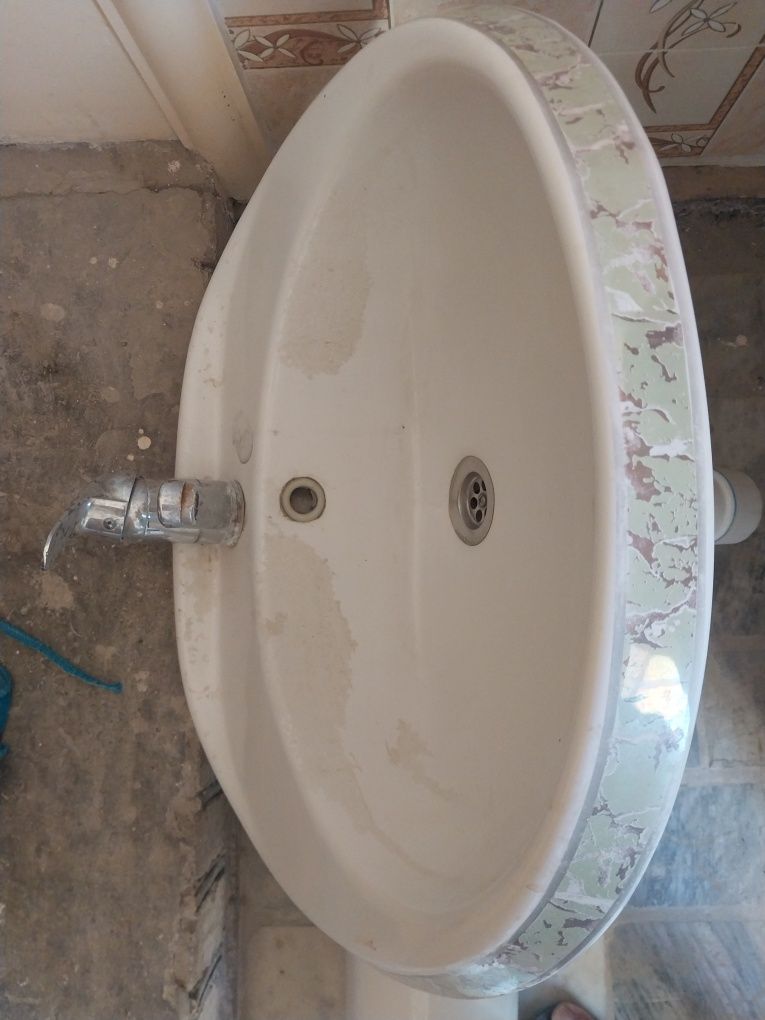 Раковина со стойкой