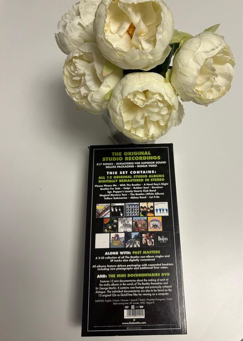 The Beatles cu 13 CD-uri