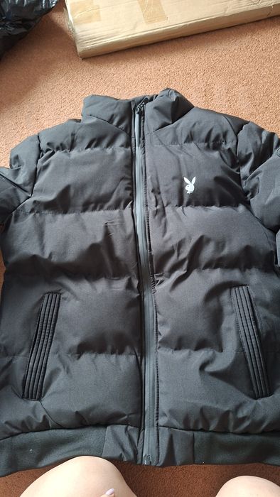 Продам куртку новую