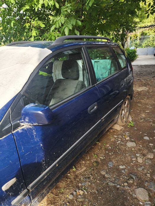 Продавам кола за части без номера