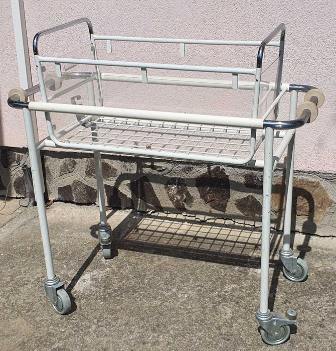 Carucior/patut bebelusi sau nou nascuti.