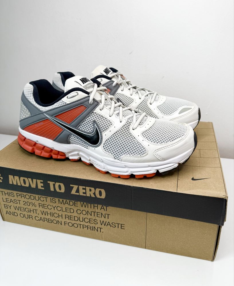 Nike Zoom Vomero 5 (44) Маратонки