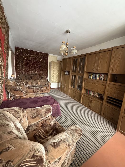 Продам квартиу на Независимости 63/1