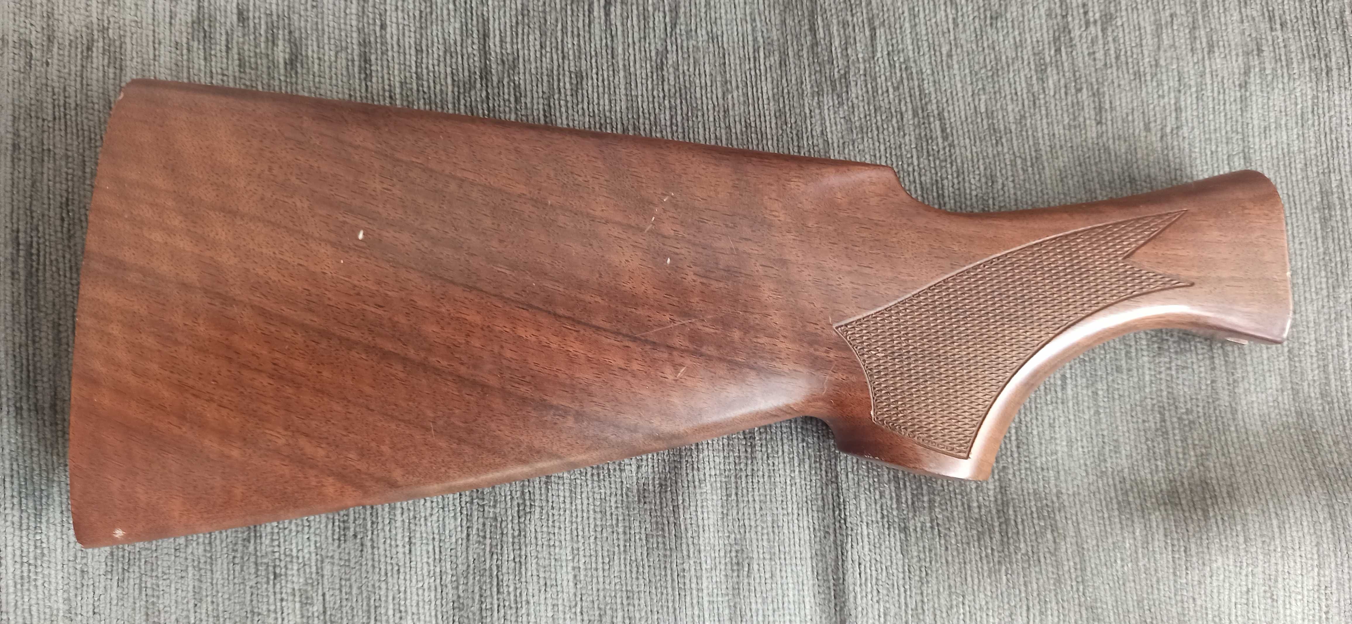 Продавам приклад за Benelli Raffaello