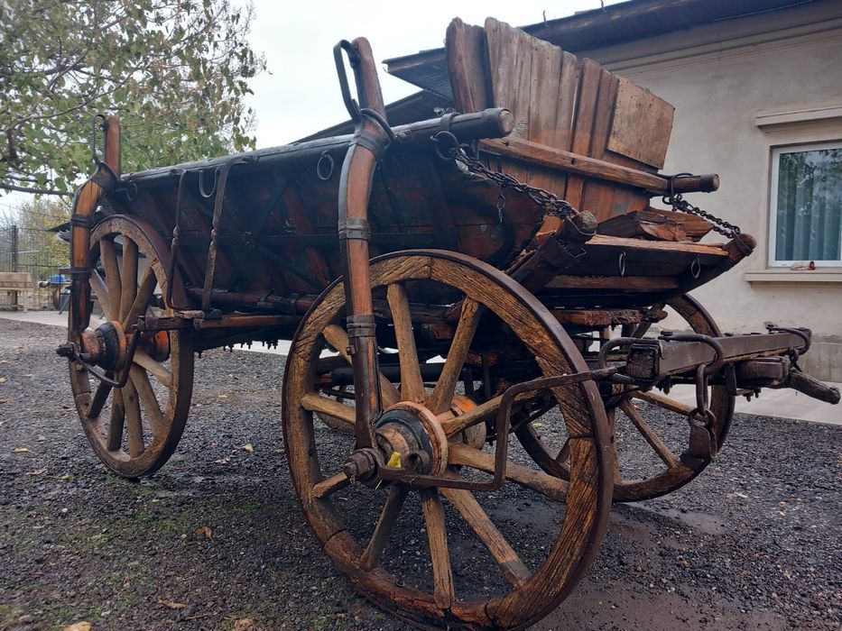Caruta din lemn rustica traditionala