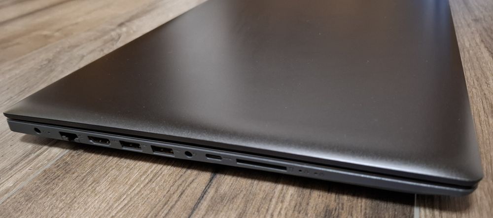 Lenovo 330 | Intel I5 7200U | 8GB Ram DDR4 |256 SSD NEW + 2TB HDD |