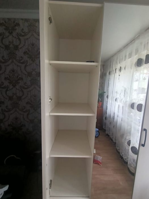 Продается шкаф в отличном состоянии.