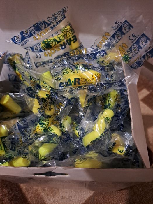 Тапи за уши внос Англия