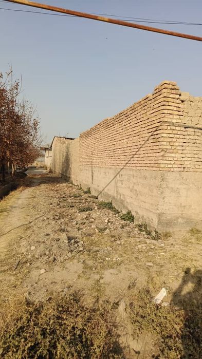 Uchastka sotiladi uglovoyda  7sutiq