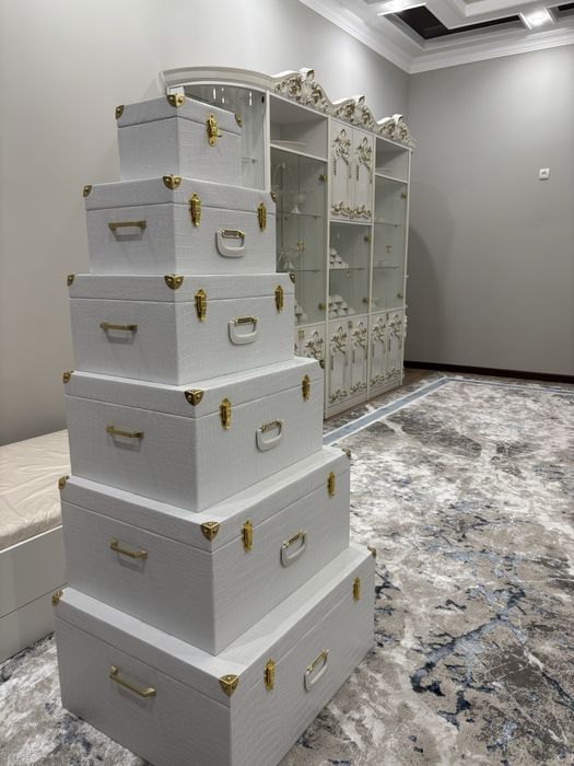 Сундуки ковые, крокодилья кожа