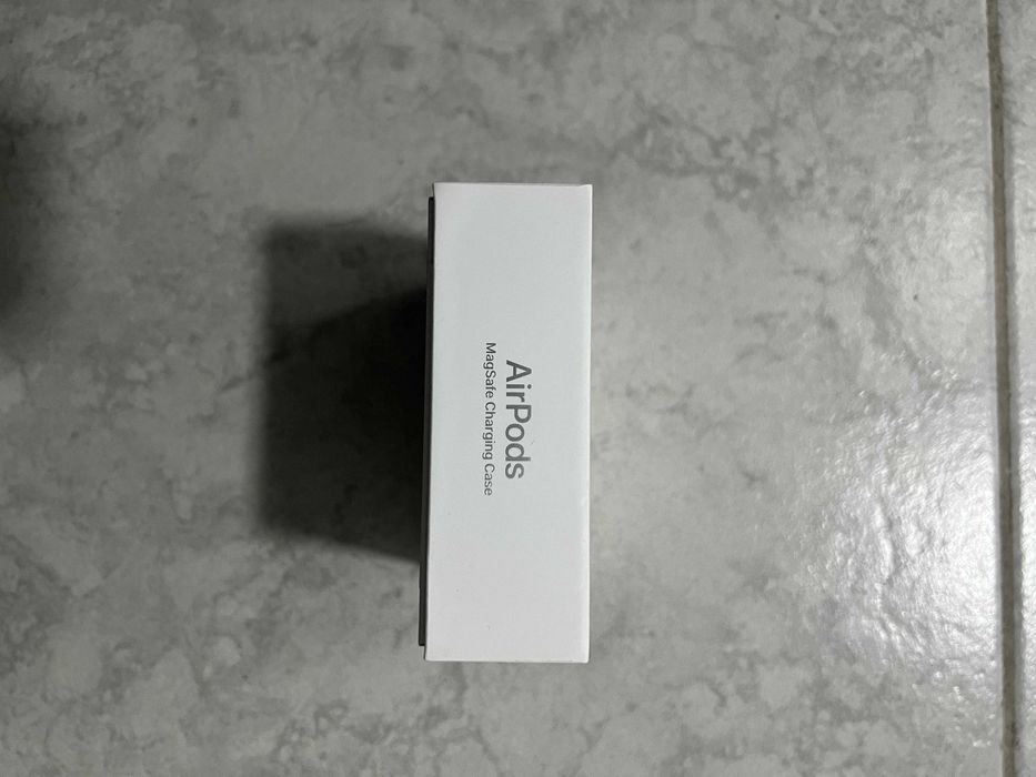 Vand 2 Cutii originale Airpods 3