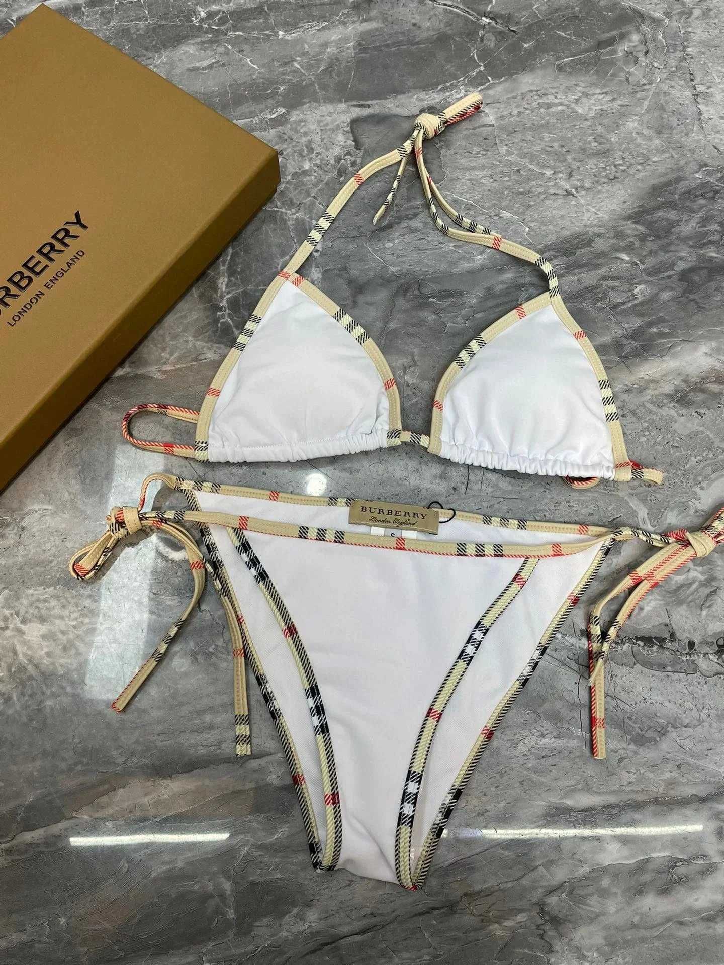 Бански костюми Burberry (5 МОДЕЛА ПО ИЗБОР)