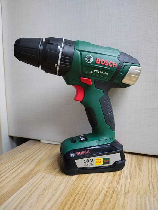 Bormașină filetanta Bosch PSB 18-LI2 și PSR 18-LI2