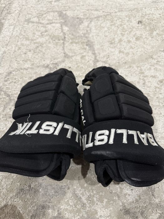 Продам краги хоккейные