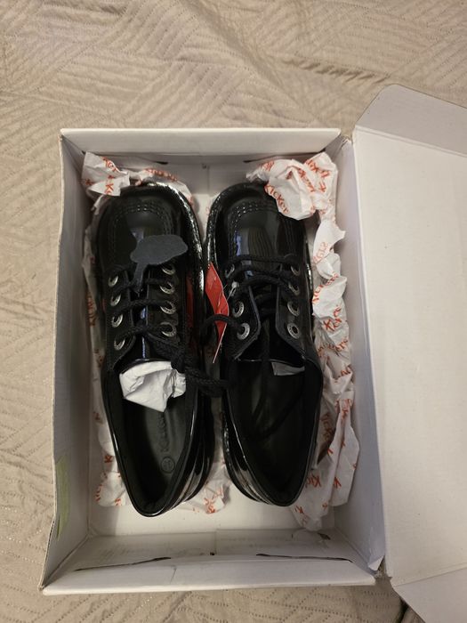 Pantofi noi de dama si barbati