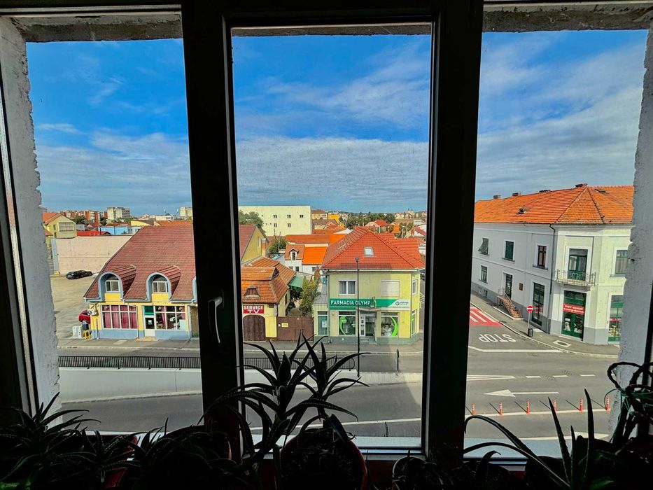 Apartament central cu 3 camere