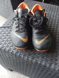 Ghete fotbal Nike mercurial, mărimea 38,5