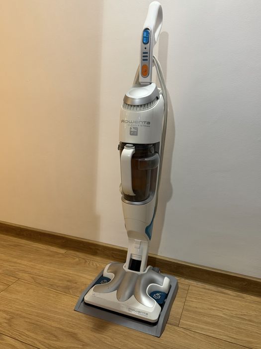 Aspirator Rowenta cu aburi Clean&Steam