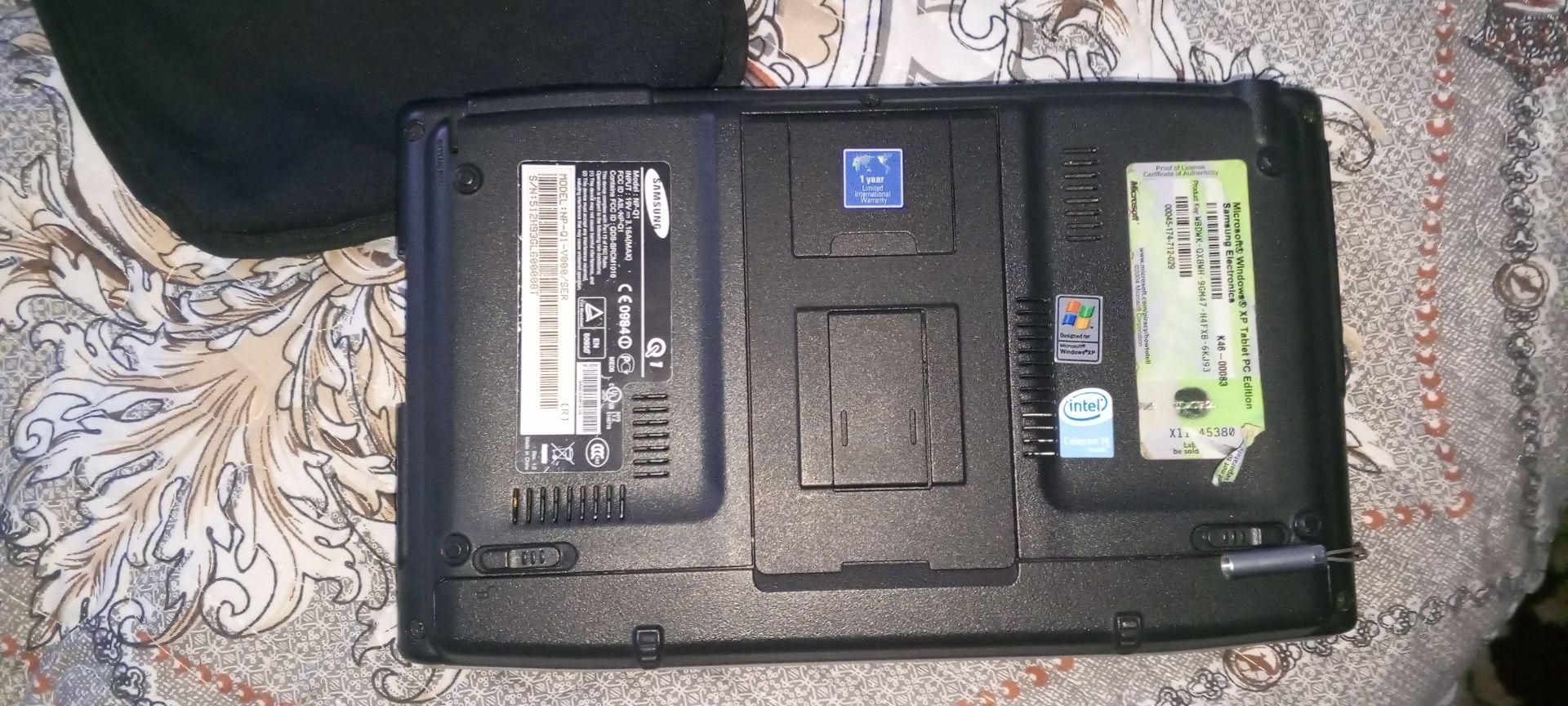 SAMSUNG Q1 Ultra PC mobile-retro Umpc (zaryadlovchisiz)