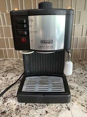 Продавам Кафемашина DeLonghi Италия. Еспресо и капучино. За 2 чаши