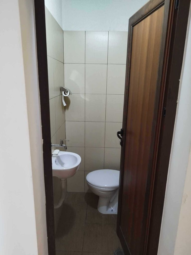 Дава се под наем Тристаен апартамент в София, Център - 100 кв.м за 510 € - Снимка #7