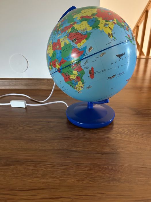 Glob pamantesc iluminat